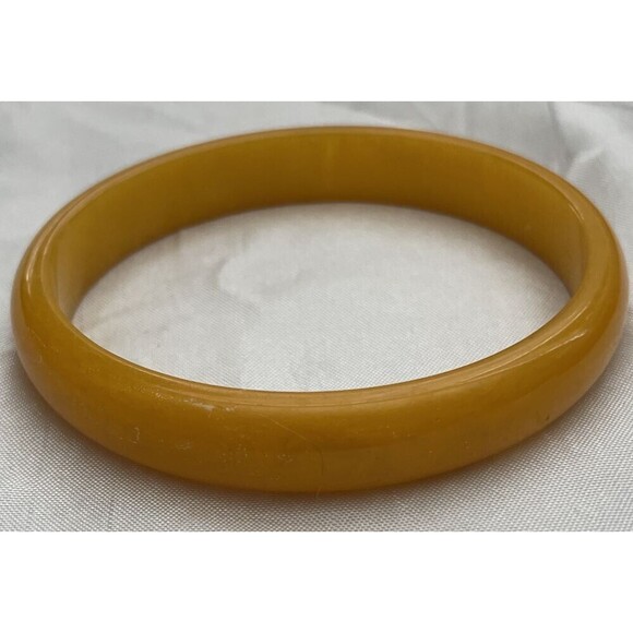 Vintage Bakelite Bangle Bracelet ~ Butterscotch Yellow - Picture 3 of 3